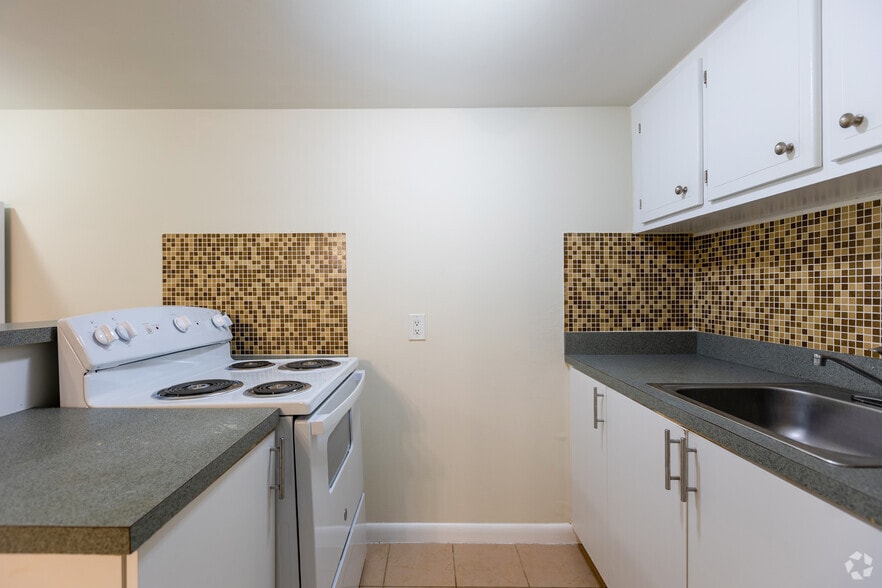 More Photos Of 750-770 NE 195th St, Miami Apartments For Sale