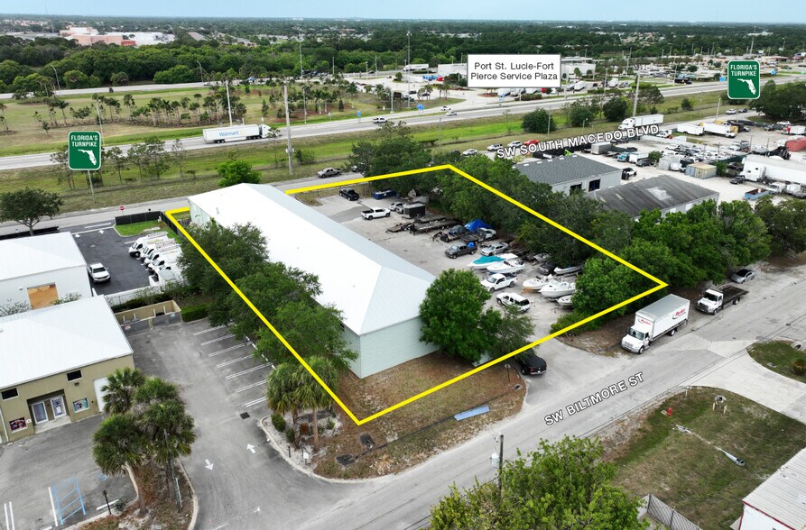 More Photos Of 1337 SW South Macedo Blvd, Port Saint Lucie Service For Lease