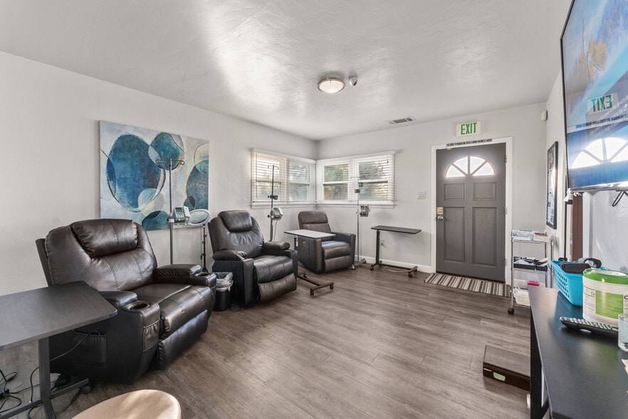 More Photos Of 76 Alabama St, Redlands Office For Lease