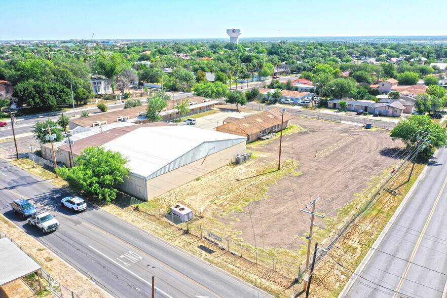 More Photos Of 1600 Clark Blvd, Laredo General Retail For Sale