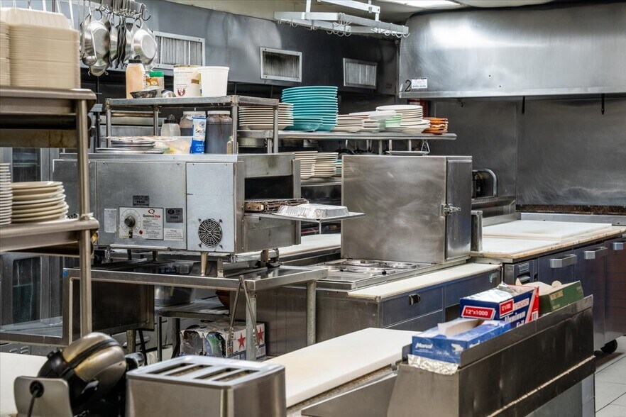 More Photos Of 217-219 Frelinghuysen Ave, Newark General Retail For Sale