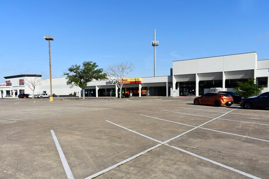 More Photos Of 11021 Fuqua St, Houston Unknown For Lease