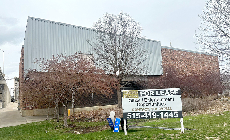 Primary Photo Of 113 SW 8th St, Des Moines Warehouse For Lease