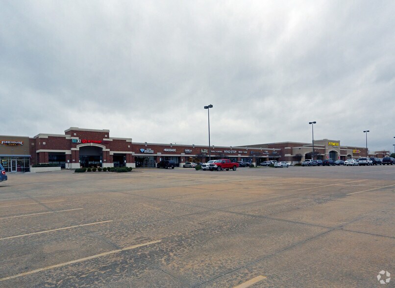 More Photos Of 533-605 W McDermott Dr, Allen General Retail For Lease