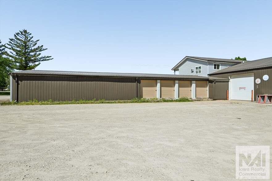 More Photos Of 520 Franklin St, Center Point Industrial For Sale