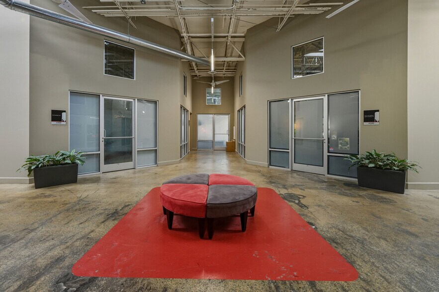 More Photos Of 1320 Ellsworth Industrial Dr, Atlanta Loft Creative Space For Lease
