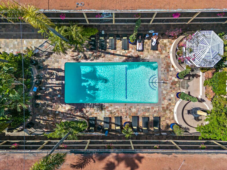 More Photos Of 690-696 S Coast Hwy, Laguna Beach, Laguna Beach Hotel For Sale