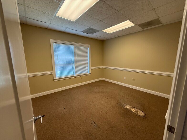 More Photos Of 10965 Winds Crossing Dr, Charlotte Medical For Sale