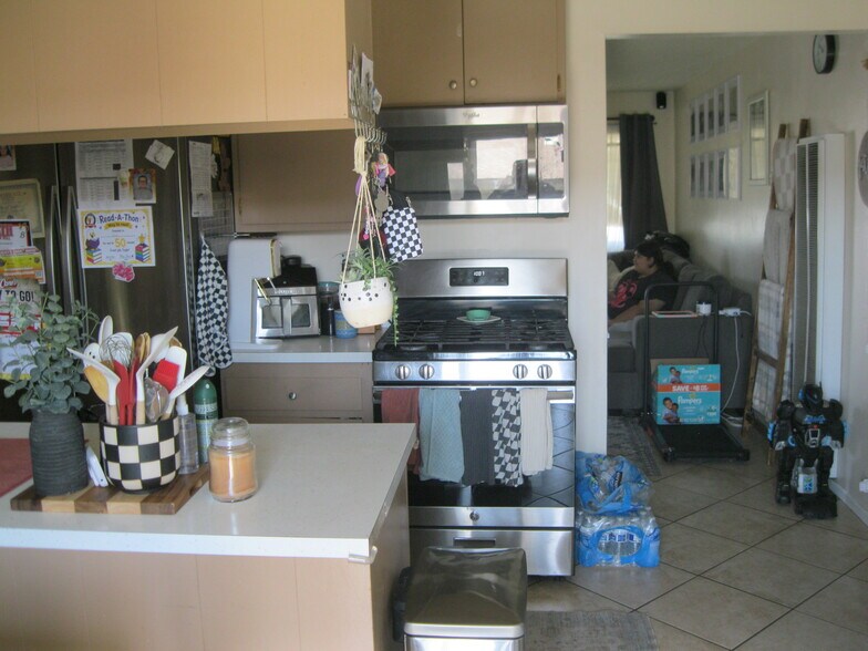 More Photos Of 173 W Cascade Dr, Rialto Manufactured Housing Mobile Home Park For Sale
