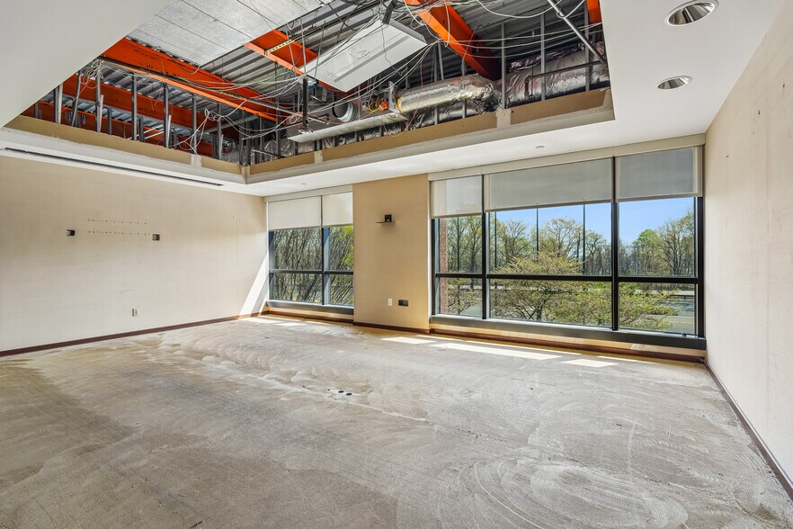 More Photos Of 1000 Sylvan Ave, Englewood Cliffs Office For Sale