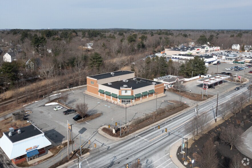 More Photos Of 277 Main St, Wilmington Drugstore For Lease