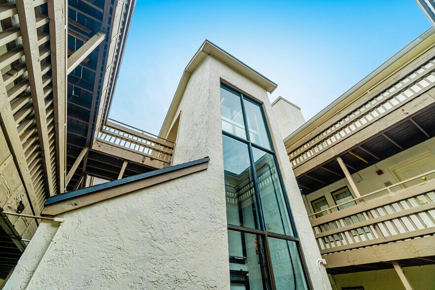 More Photos Of 1212 NW 82nd Ave, Doral Hotel For Sale