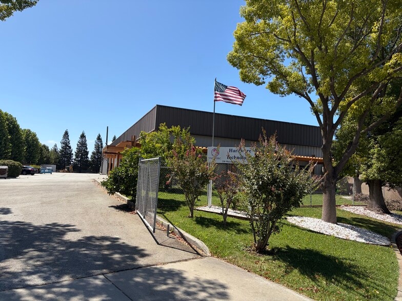 More Photos Of 230 Mayock Rd, Gilroy Warehouse For Sale