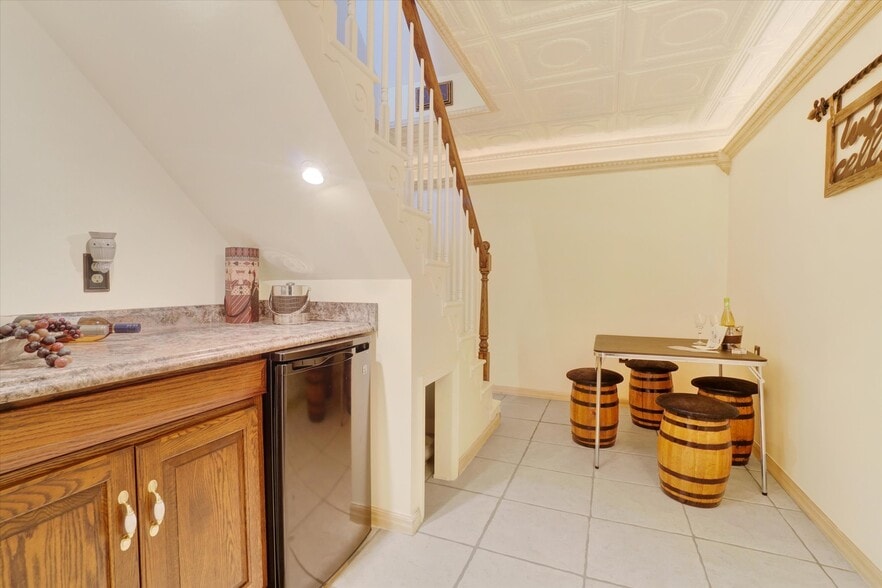 More Photos Of 2553 Roosevelt Ave, York Flex For Sale