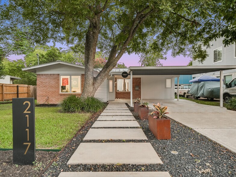 More Photos Of 2117 Shoalmont Dr, Austin Office Residential For Sale