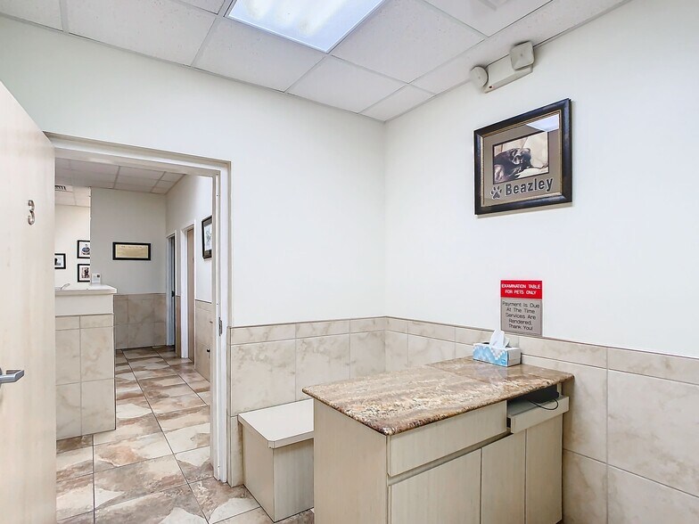 More Photos Of 7313 Lake Underhill Rd, Orlando Freestanding For Sale