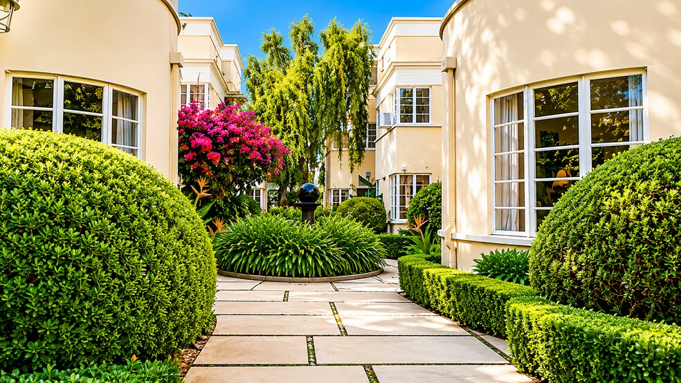 More Photos Of 336 N Sycamore Ave, Los Angeles Multifamily For Sale