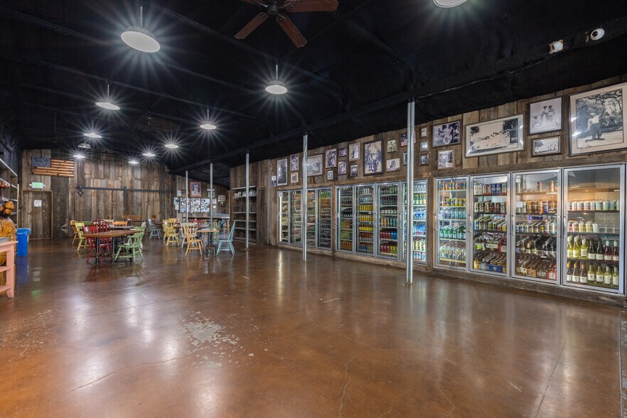 More Photos Of 3106 Golden Gate Dr, Napa Flex For Sale