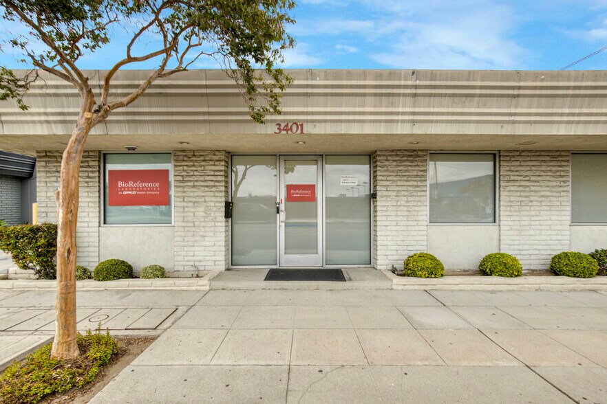 More Photos Of 3401 Winona Ave, Burbank Warehouse For Sale