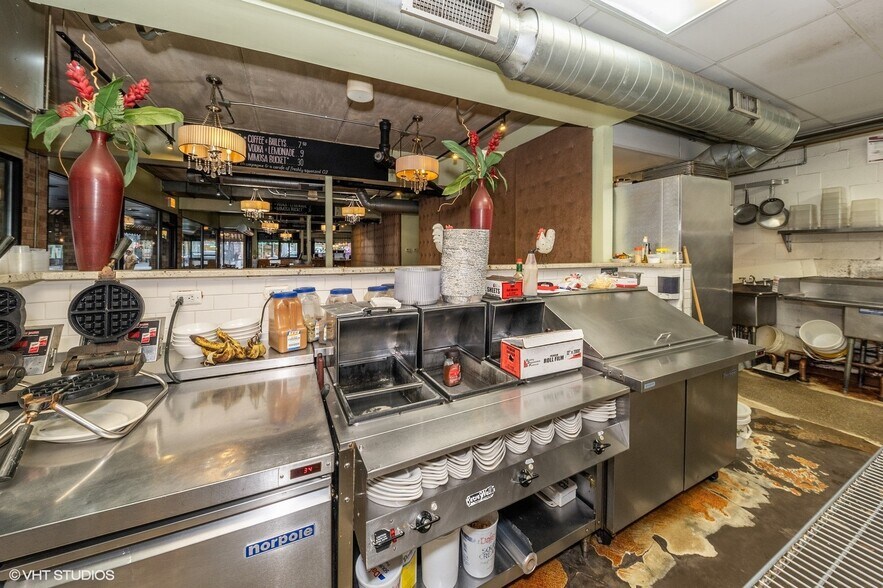 More Photos Of 1151-1155 N Wells St, Chicago Apartments For Lease