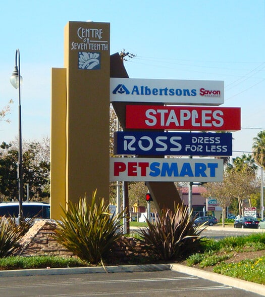 More Photos Of 2140 E 17th St, Santa Ana Unknown For Lease