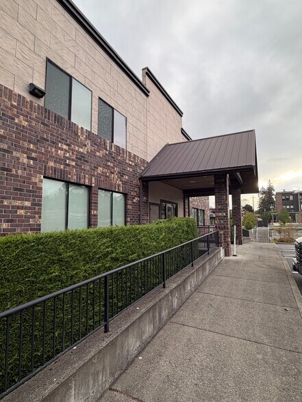 More Photos Of 1002 39th Ave SW, Puyallup Office For Lease