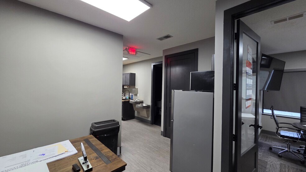 More Photos Of 1450 Triad Center Dr, Saint Peters Office For Lease