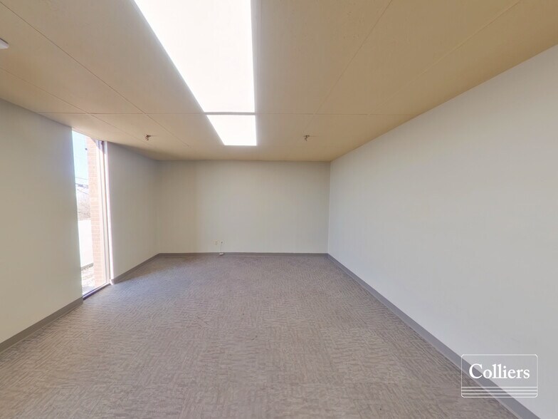 More Photos Of 1600 N 89th St, Fairview Heights Warehouse For Lease