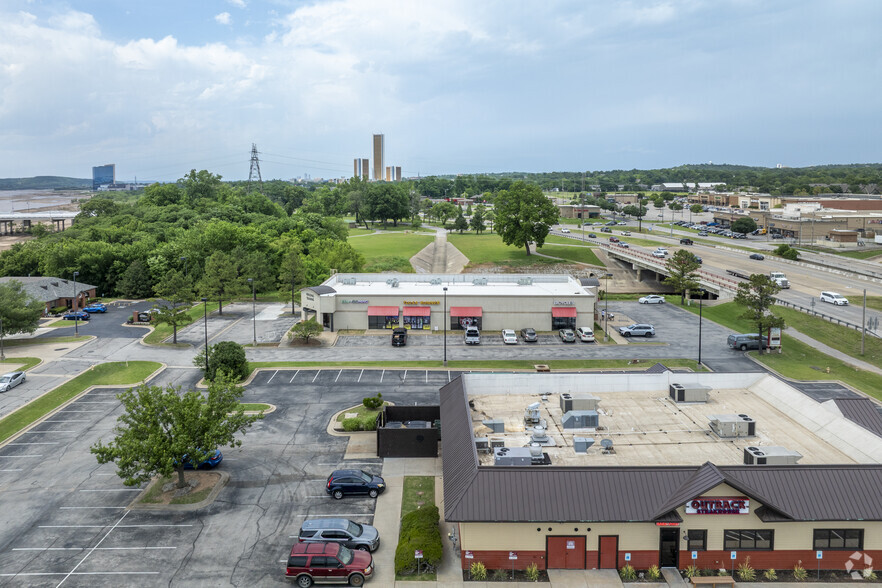 More Photos Of 9708 S Riverside Dr, Tulsa General Retail For Sale