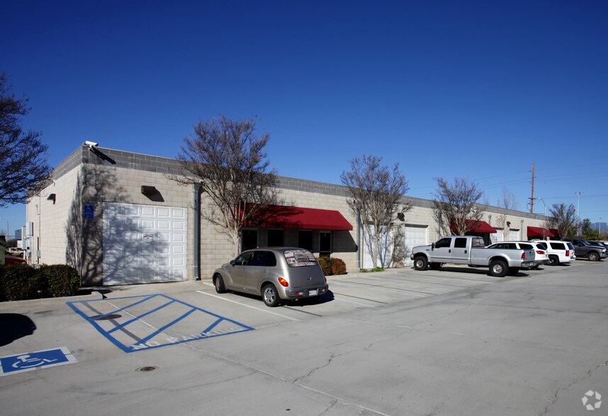 Primary Photo Of 877 W 4th St, Beaumont Service For Lease