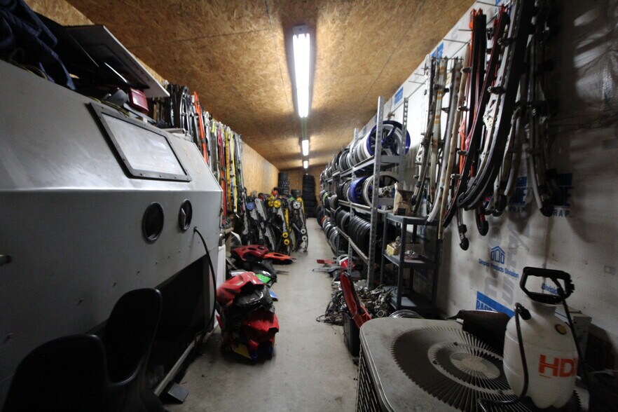 More Photos Of 585 S Main St, Central Square Auto Dealership For Sale