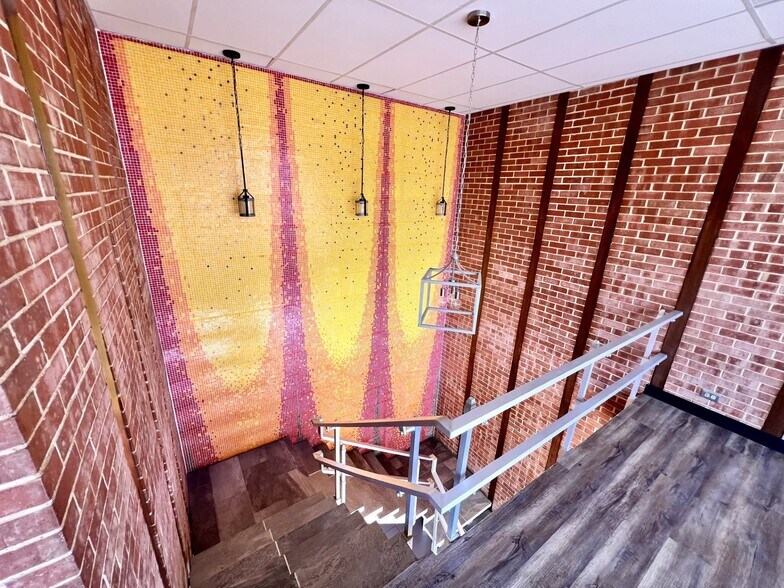 More Photos Of 701-817 W Park Row Dr, Arlington Freestanding For Lease