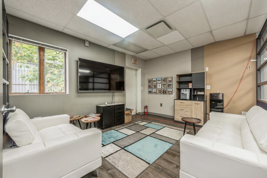 More Photos Of 193 W Hills Rd, Huntington Station Loft Creative Space For Sale