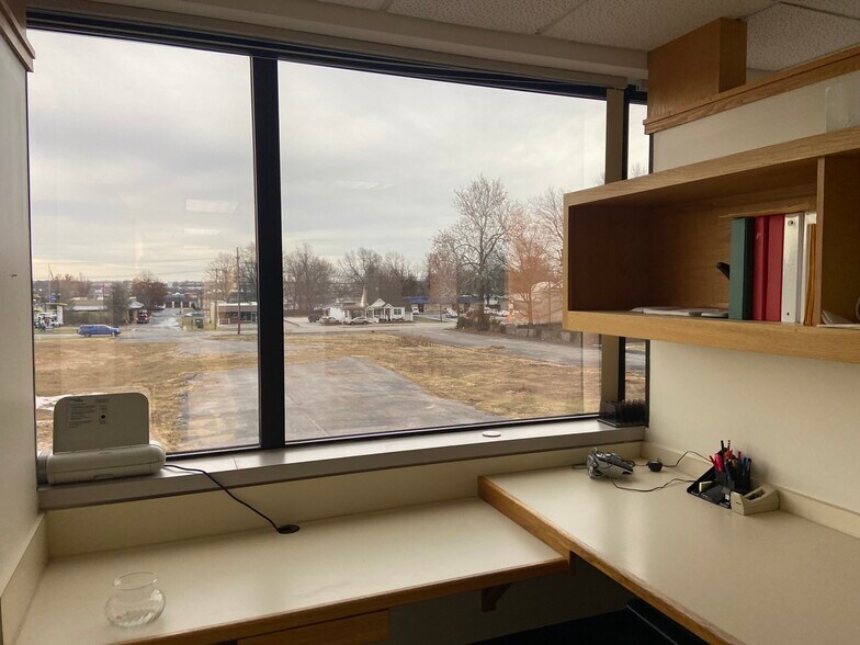 More Photos Of 620 S Glenstone Ave, Springfield Office For Sale