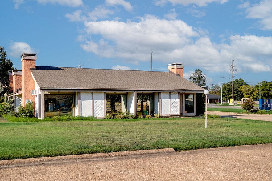 More Photos Of 2603 Browns Ln, Jonesboro Medical For Sale