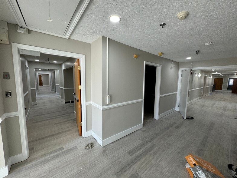 More Photos Of 5990 Love St, Austell Medical For Lease