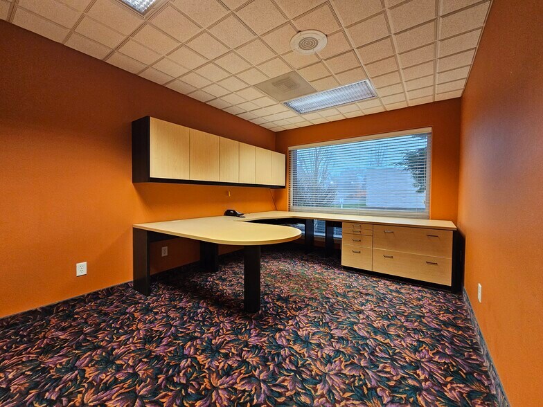 More Photos Of 5125 Wittenberg Ln NE, Salem Medical For Sale