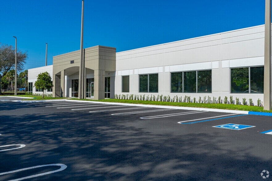 More Photos Of 2001 NW 64th St, Fort Lauderdale Office For Lease