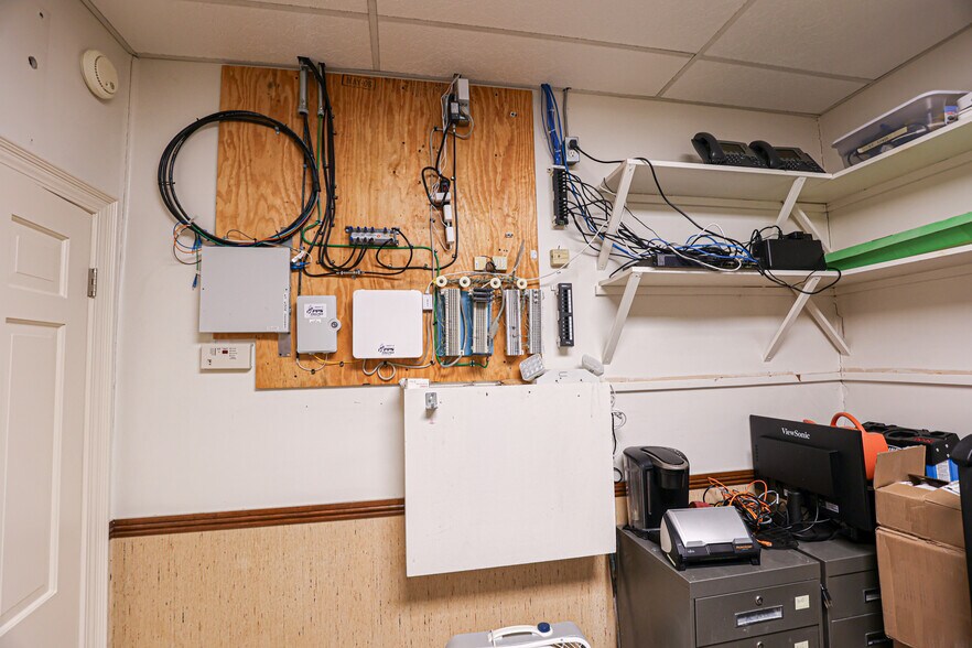 More Photos Of 630 Jefferson St, Paducah Office For Sale