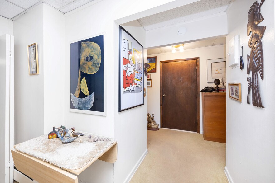 More Photos Of 40 Stoner Ave, Great Neck Apartments For Sale