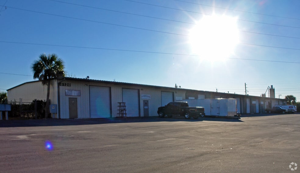 More Photos Of 6140 Edgewater Dr, Orlando Unknown For Lease