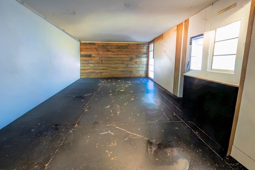 More Photos Of 302-304 4th Ave E, Olympia Storefront For Sale
