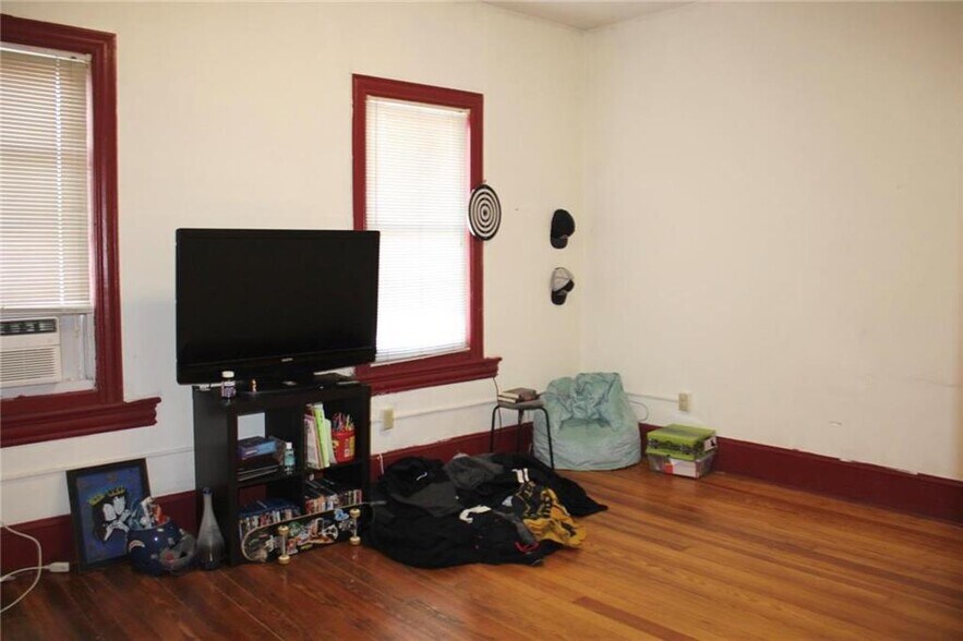 More Photos Of 429 Northampton St, Easton Apartments For Sale