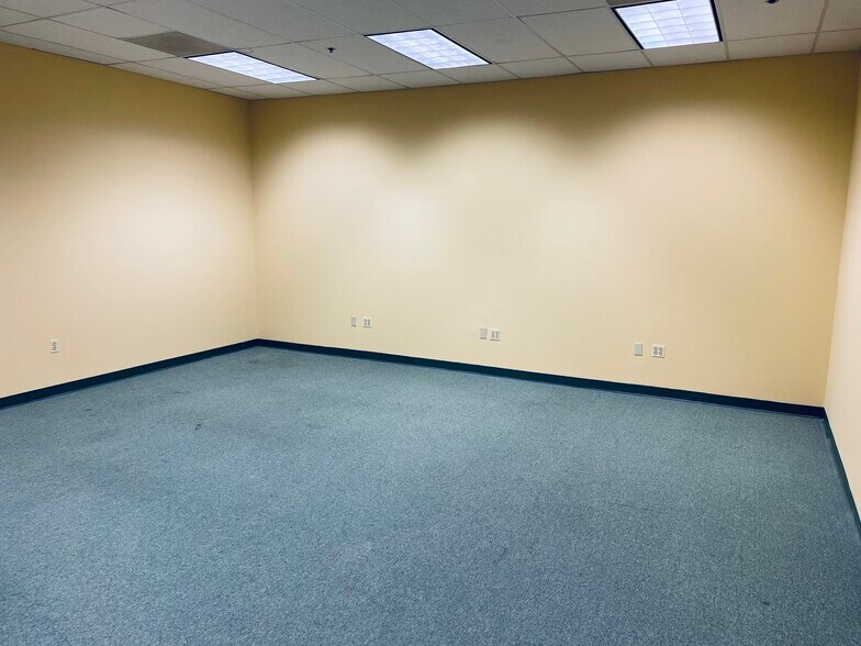 More Photos Of 5340 Spectrum Dr, Frederick Office For Lease