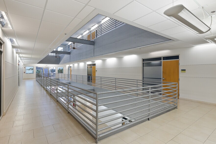 More Photos Of 7017 N 10th St, McAllen General Retail For Lease