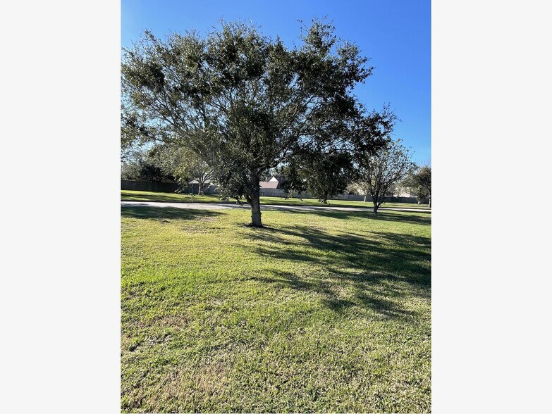 More Photos Of Lake Rd, Lake Jackson Land For Sale