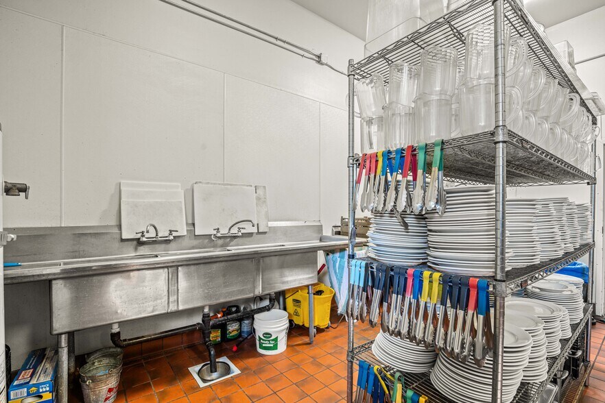 More Photos Of 796 W Evan Hewes, El Centro Restaurant For Sale