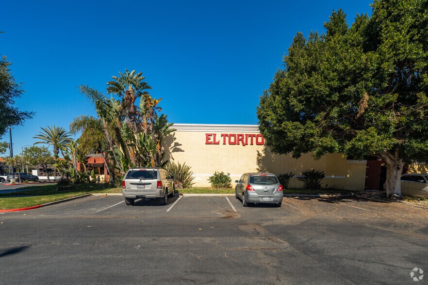 More Photos Of 3360 Ocean Park Blvd, Santa Monica Restaurant For Lease