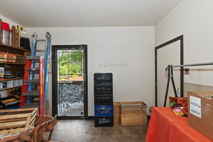 More Photos Of 40728 Village Dr, Big Bear Lake Storefront For Sale