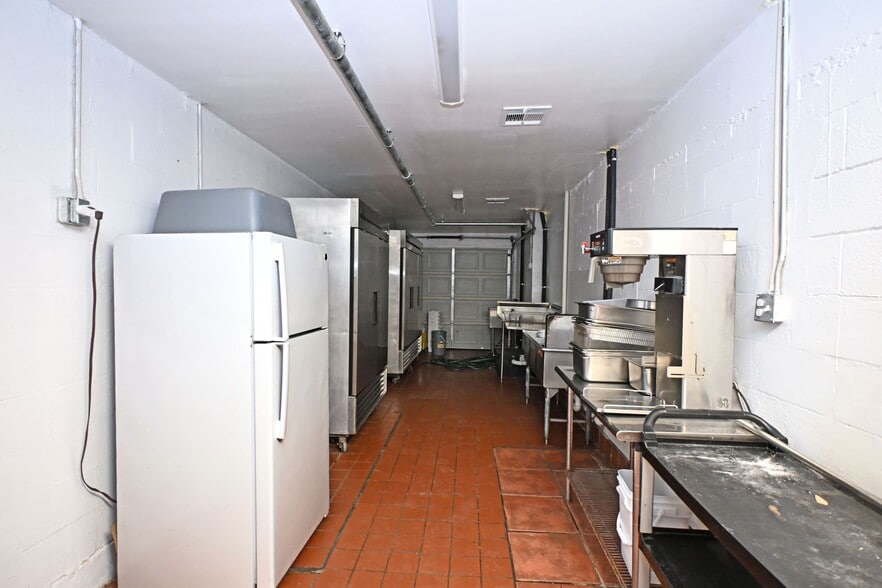 More Photos Of S 2162 S WW White Rd, San Antonio Restaurant For Sale